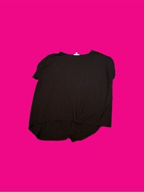 Black Short-Sleeve Knot Front Women’s Tee